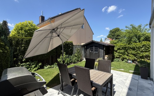 Stilvolle & moderne Doppelhaushälfte mit Garage in Eichenau
