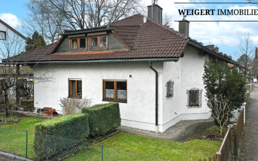 Gepflegte Doppelhaushälfte mit XXL-Garage in ruhiger Lage von Eichenau
