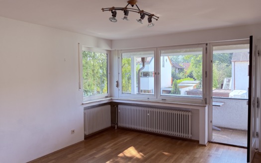 SINGLES aufgepasst! Gepflegtes Apartment mit großem Balkon in ruhiger Lage in Eichenau