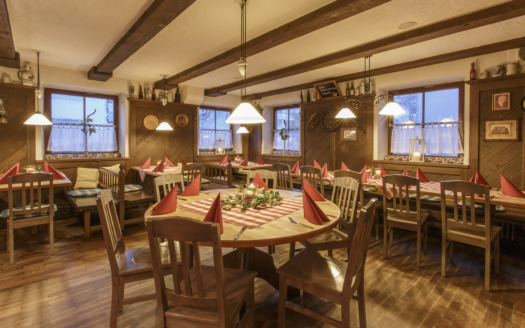 BIETERVERFAHREN / „Landhotel Grätz“ mit Wohnhaus in Emmering