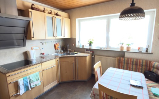 Ansprechendes, sehr gepflegtes Reihenhaus mit Garage & liebevoll angelegtem Garten