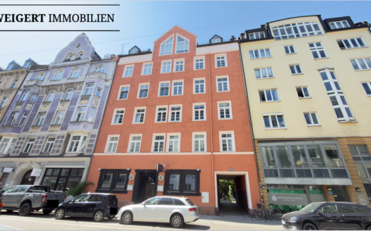 Stilvolle Altbauwohnung mit Süd-Balkon und Kachelofen – Wohnen im Herzen der Maxvorstadt
