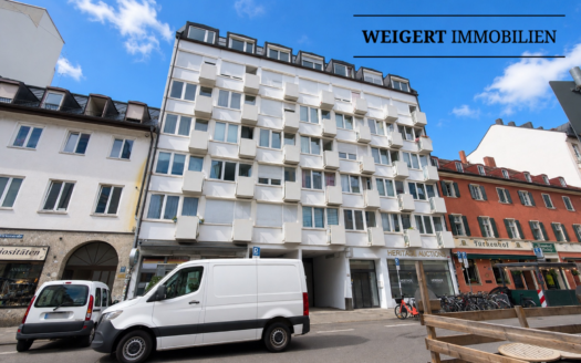 Modernisierte, helle 1-Zimmer-Wohnung mit kleinem Balkon in zentraler Lage in Maxvorstadt