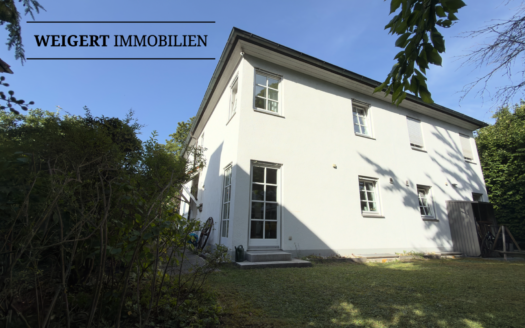 Repräsentative Doppelhaushälfte mit großzügigem Raumangebot, Garten und Garage in Pasing