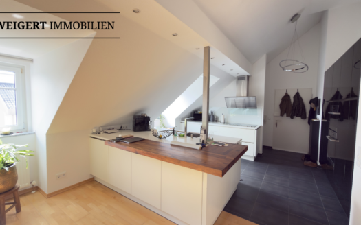 Exklusive 3-Zimmer-Dachgeschosswohnung mit hochwertigen Einbauten & TG in Gilching