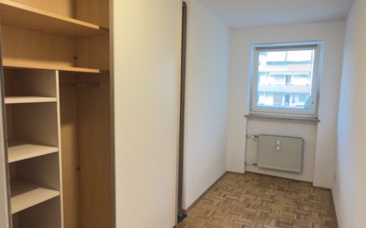 Gepflegte 2-Zimmer-Wohnung mit großzügigem Balkon in München-Bogenhausen